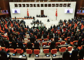 ‘Yaş Sınırı Kalktı Sigorta Gün Sayısı Arttı”: EYT Düzenlemesi Beklentileri Karşıladı mı?