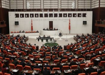 AKP 2022’de sadece 1 soru önergesi verdi