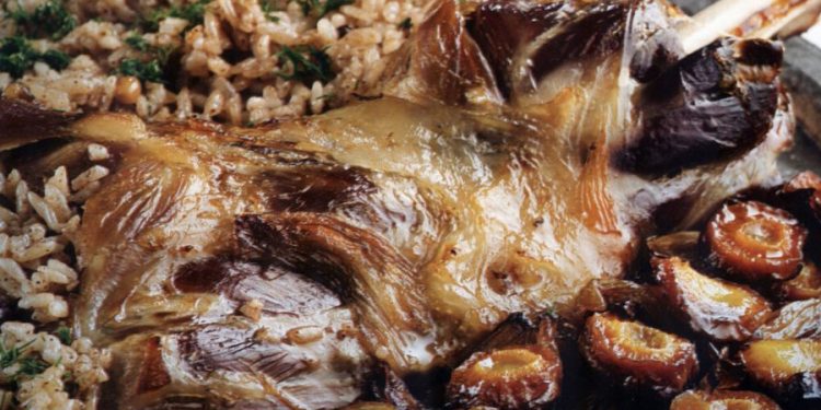 AKP MYK toplantısında 17 çeşit yemek verildi: Kuzu kol tandır, çam fıstıklı iç pilav, kuzu etli keşkek…