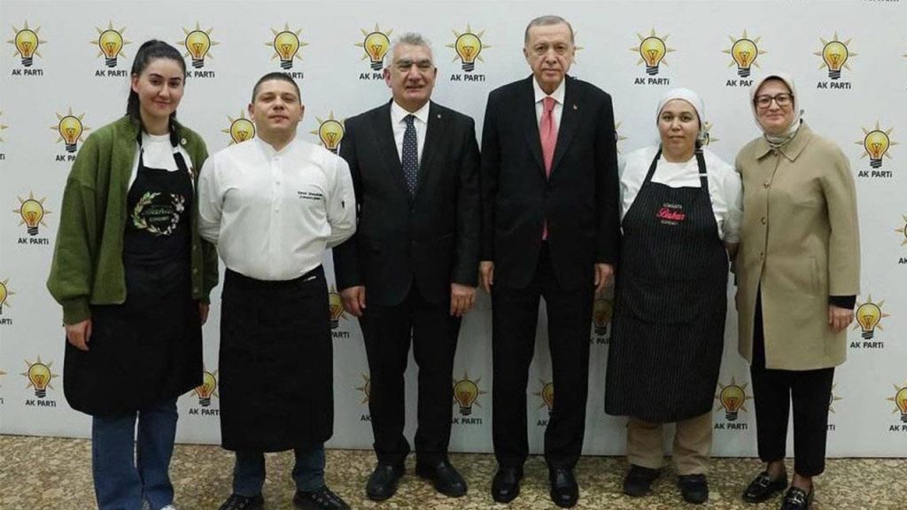 AKP MYK’nın yemek menüsü: Kuzu kol tandır, kuzu etli keşkek, etli düğün çorbası…