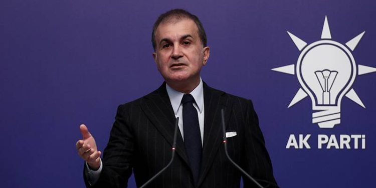 AKP Sözcüsü Ömer Çelik, AKP MYK toplantısının ardından yaptığı açıklamada, "Erken seçim gibi değil ama Seçim tarihinde bir değişiklik söz konusu olacak." dedi. Emeklilikte Yaşa Takılanlar'a (EYT) ilişkin ise Çelik, "Seçim sonrasına kalması gibi bir durum söz konusu değil" ifadelerini kullandı.