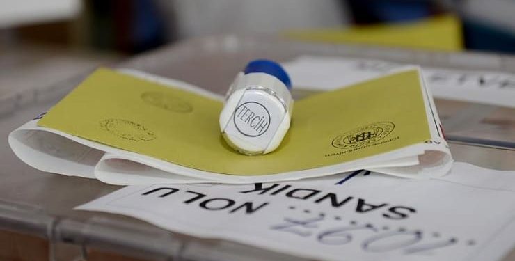 AKP’ye yakın Hürriyet gazetesi, Cumhurbaşkanı Tayyip Erdoğan’ın açıklamasıyla 14 Mayıs’ta yapılacağına kesin gözüyle bakılan seçimlere ilişkin takvim açıkladı.