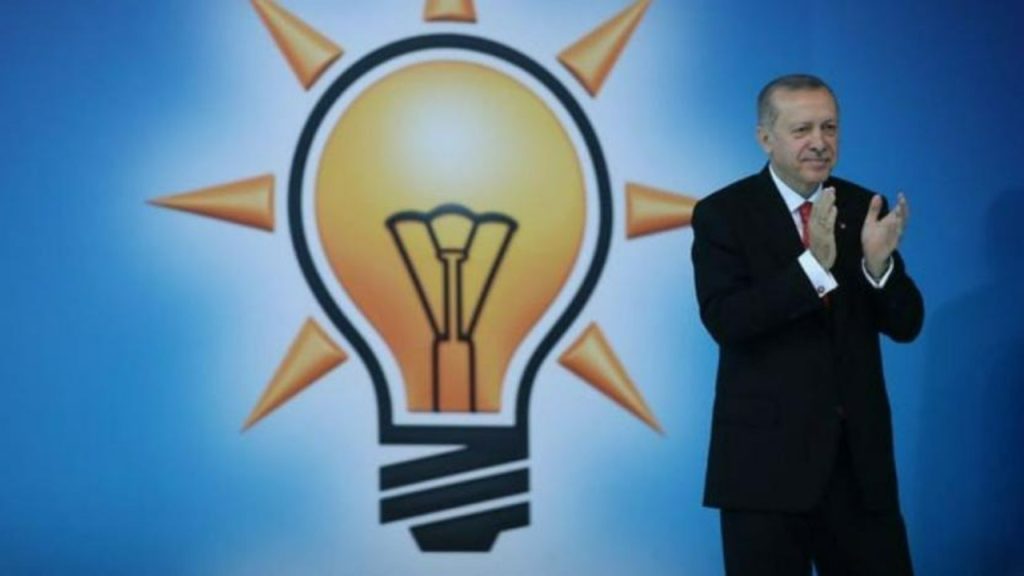 AKP'den Özgür Özel'in 'trol ordusu' iddialarına ilişkin ilk açıklama