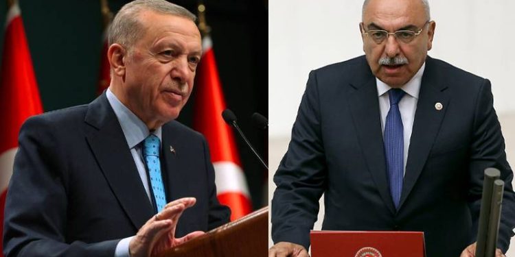 TV52'de yayınlanan 'Gündem' programına AKP Ordu Milletvekili Op. Dr. Şenel Yediyıldız konuk oldu. Sunucu Samet Yaşaryıldız'ın "Tayyip ağabeye ihanet etmeyelim" sözlerinin ne ifade ettiği sorusuna Yediyıldız'ın verdiği yanıt dikkat çekti.