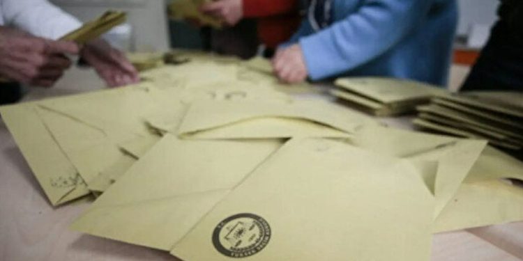 AKP'li Turan'dan canlı yayında 'seçim tarihi' açıklaması