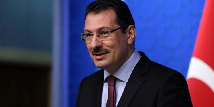 2018’deki İstanbul yerel seçimlerinin ‘şaibeli olduğunu’ anlatmaya çalışırkenki “Hiç bir şey olmasa bile bir şey oldu” sözüyle hatırlanan AKP Genel Başkan Yardımcısı Ali İhsan Yavuz, önümüzdeki seçimin tarihinde (18 Haziran) yapılması ihtimalinin yüzde 30-40 olduğunu söyledi.