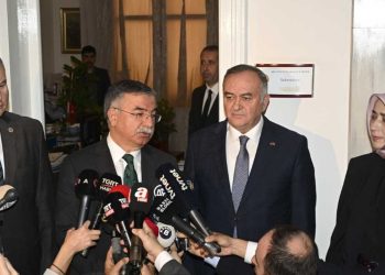 AKP'nin başörtüsü teklifi perşembe günü komisyonda görüşülecek