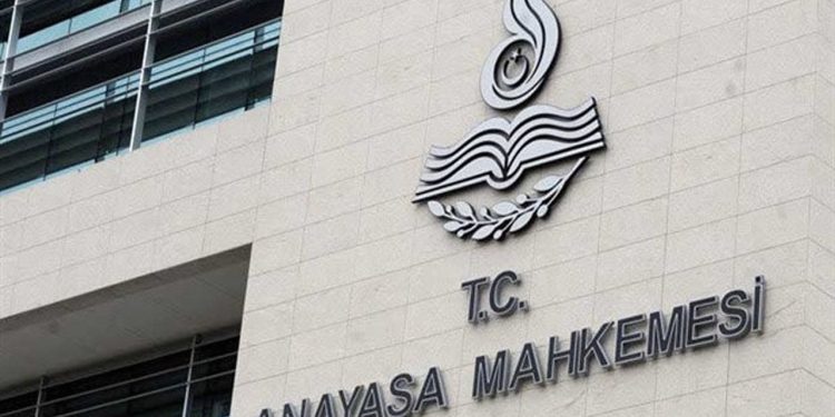 AYM, OHAL'i kalıcılaştıran torba kanunda kritik maddeleri iptal etti