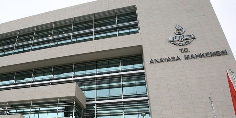 AYM, iki Ermeni vakfının el konan mallarının iadesine karar verdi