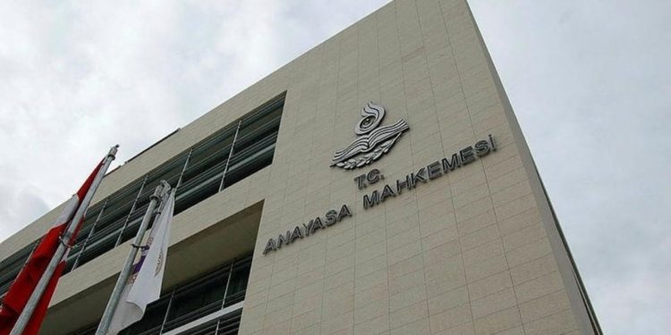 AYM'den öğretmene hapis cezasında hak ihlali kararı