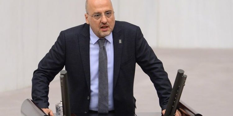Ahmet Şık'tan MHP'li Yalçın'a: Beni de mi vurdurtacaksınız?