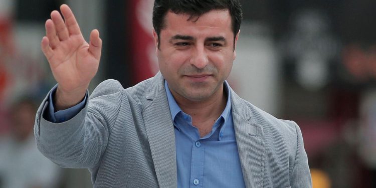 Akif Beki: Demirtaş'ı yalanlayabilir misiniz?