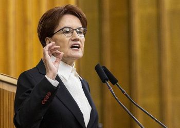 İyi Parti Genel Başkanı Meral Akşener, 2023 seçimleri için partisinin başlattığı lider iletişim kampanyasının ikinci videosunu sosyal medya hesabından, “Akıldan ve bilimden bir türlü nasibini alamayan, bir dediği diğer dediğini hiçbir zaman tutmayan bu ciddiyetsiz yönetim anlayışını milletimizle birlikte, sandıkta değiştireceğiz. Çünkü devlete ciddiyet yakışır” notuyla paylaştı.