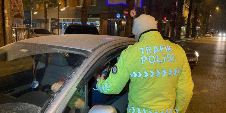 Alkollü sürücü aynı saat içerisinde 2 defa ceza yedi