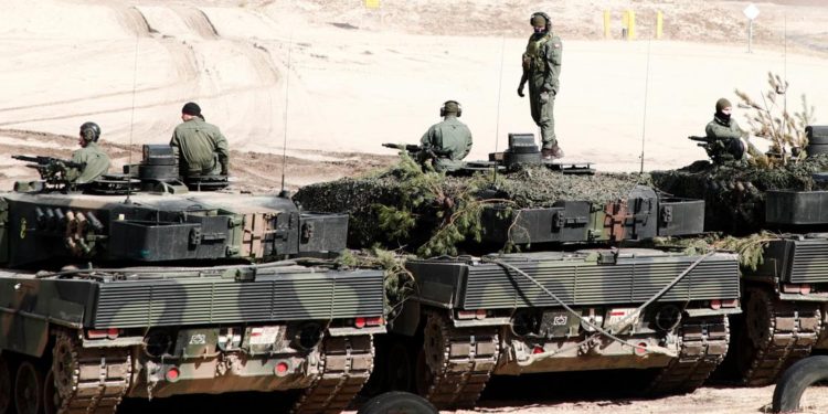 Almanya açıkladı: Ukrayna’ya Leopard tankı göndereceğiz