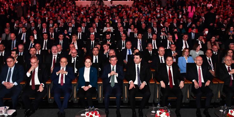 Altılı masadan 240 sayfalık ‘mutabakat metni’: Vaatler neler?