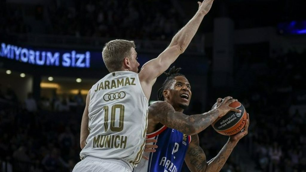 Anadolu Efes, Bayern Münih'e mağlup oldu