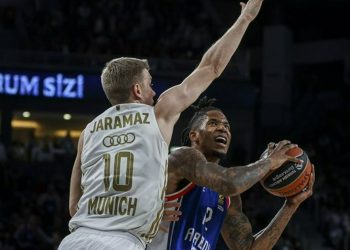 Anadolu Efes, Bayern Münih'e mağlup oldu