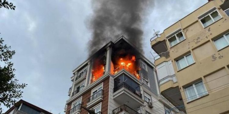 Anne ile kızının öldüğü yangında toruna gözaltı