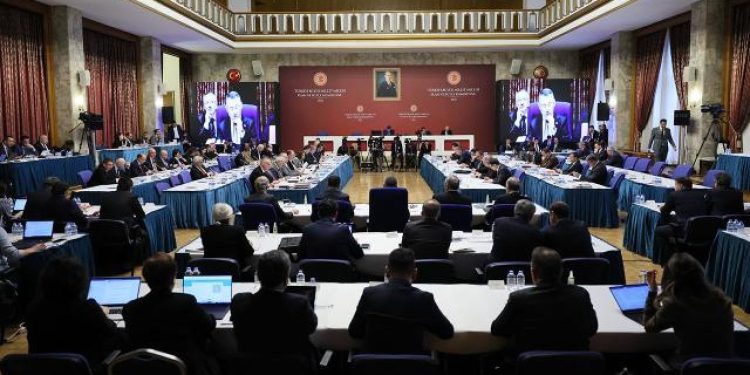 Araştırma görevlileri sözleşmeliye kadro düzenlemesinden çıkarıldı