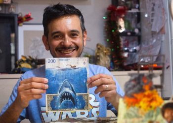 Arjantinli ressam değeri 'pul' olan banknotları tuvale dönüştürdü