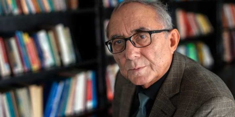 Ataol Behramoğlu, 'Cumhurbaşkanına hakaret' davasında beraat etti