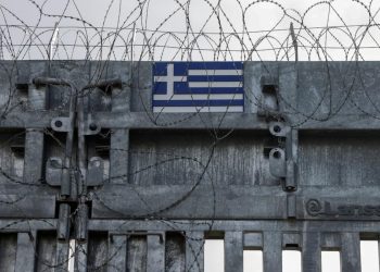 Atina Türkiye sınırındaki duvarı uzatıyor