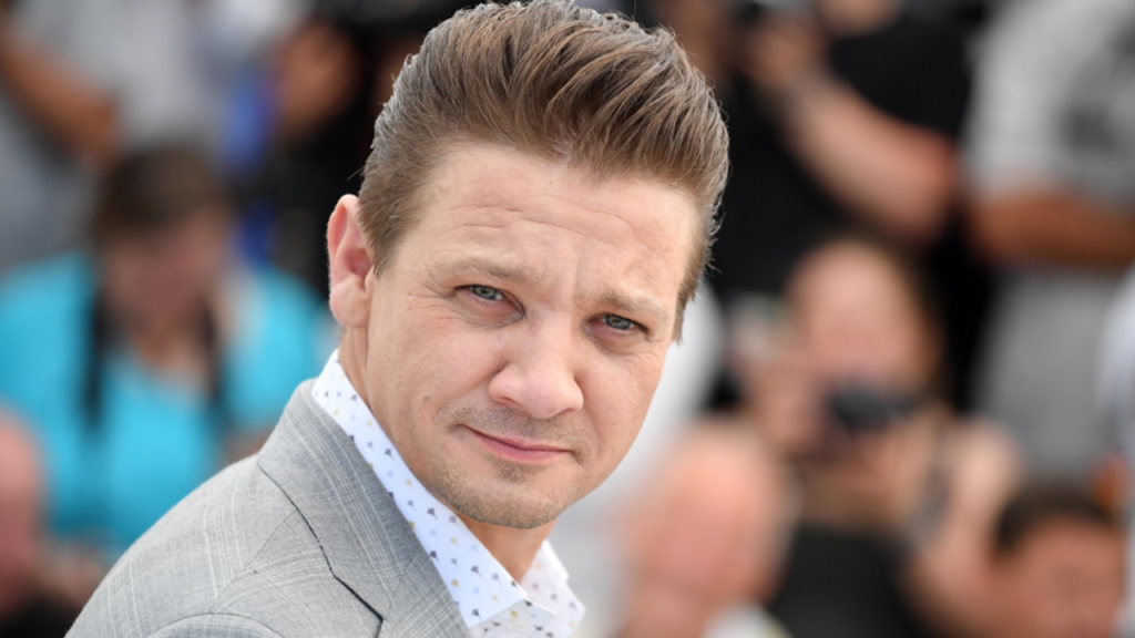 Avengers'ın ünlü aktörü Jeremy Lee Renner hastaneye kaldırıldı