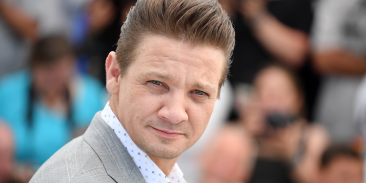Avengers'ın ünlü aktörü Jeremy Lee Renner hastaneye kaldırıldı