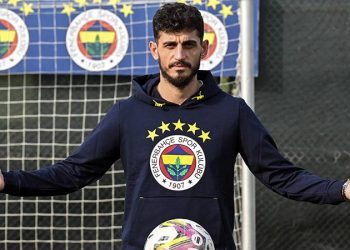 Avrupa'dan teklifler geldi ama ben Fenerbahçe'de olmak istedim, şampiyon olacağımıza inanıyorum