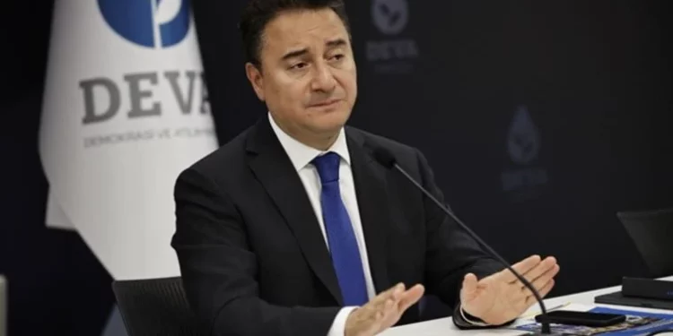 Babacan'dan 'SİHA' tepkilerine yanıt: Sözlerim maksatlı şekilde çarpıtılıyor