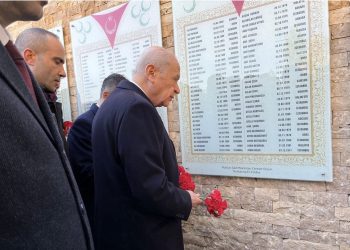 Bahçeli’den Ülkücü Şehitler Anıtı’na ziyaret