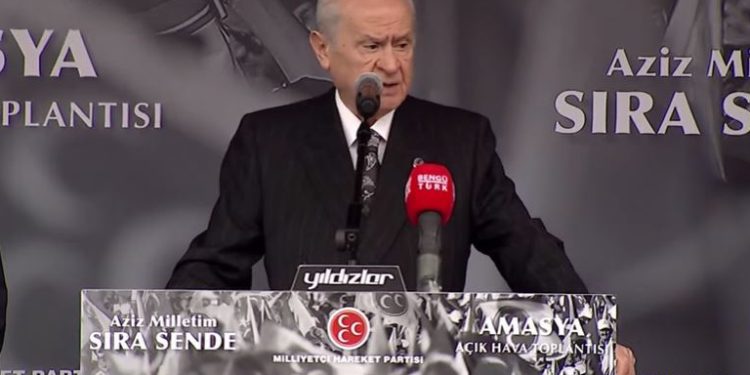 Bahçeli’ye göre Erdoğan’ın adaylığı ‘hukuki: Tartışmaya açan, milli irade dolandırıcılarıdır