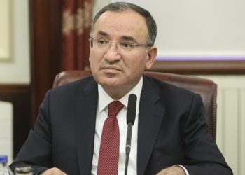 Bakan Bozdağ, AYM'nin HDP kararını 'isabetli' buldu