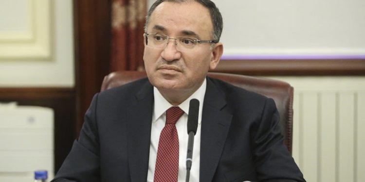 Bakan Bozdağ, AYM'nin HDP kararını 'isabetli' buldu