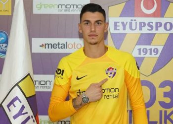 Berke Özer, Eyüpspor'a imza attı, ardından Ümraniyespor'a kiralandı