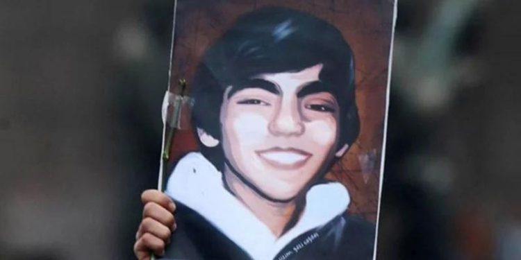 Berkin Elvan anmasına katılan 15 öğrenciye hapis cezası verildi