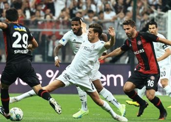 Beşiktaş, Salih Uçan'ın sözleşmesini uzattı