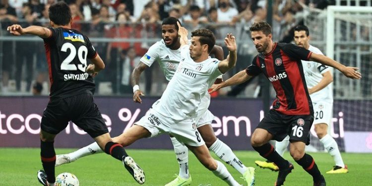 Beşiktaş, Salih Uçan'ın sözleşmesini uzattı