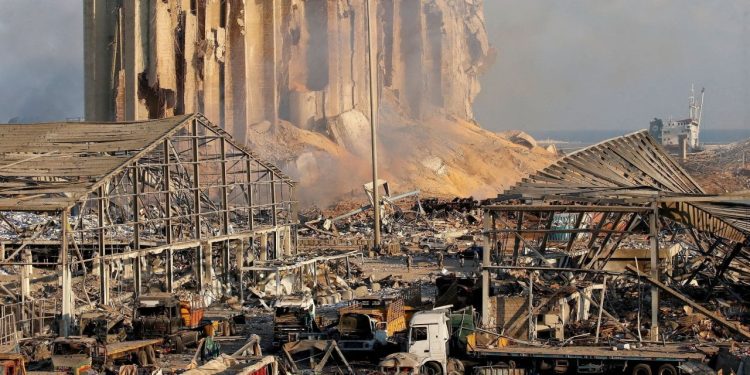 Beyrut Limanı patlaması soruşturmasının engellenmesi protesto edildi