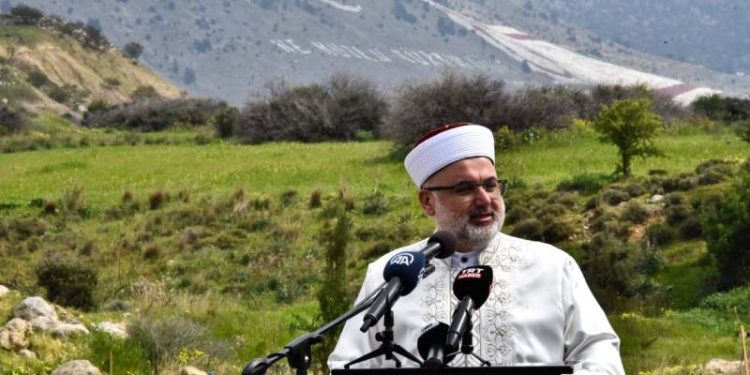 "Bir kız dengi çıkınca hemen evlendirilmeli; artık hanımlar çok pahalı, eskiden dört tane alıyorlardı"