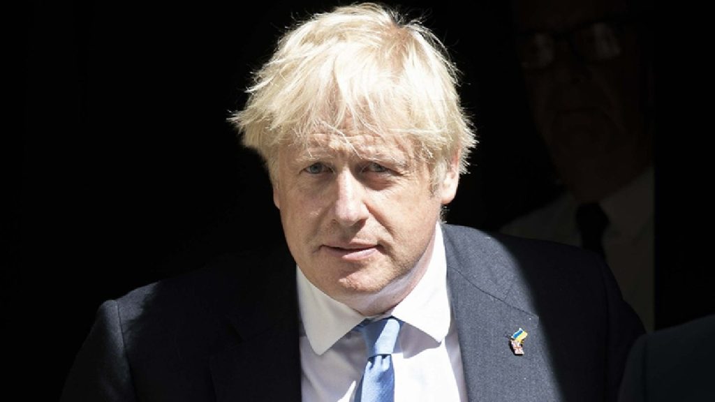 Boris Johnson: Putin beni füze saldırısıyla tehdit etti