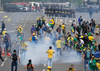 Brezilya’da Bolsonaro destekçileri ayaklandı, 1500 kişi gözaltına alındı