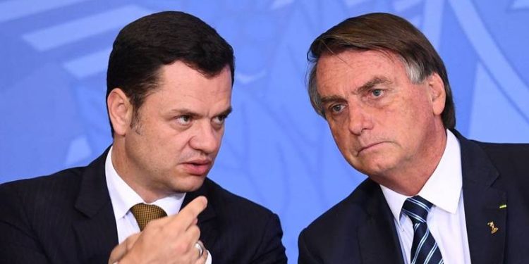 Brezilya'da Kongre baskınında ihmali olduğu gerekçesiyle eski Adalet Bakanı ve başkent Brasilia Federal Bölgesinin eski Güvenlik Bakanı Anderson Torres hakkında gözaltı kararı verildi.