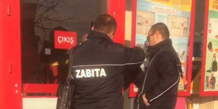 Bursa'da zincir market denetimi: Dokuz şube mühürlendi