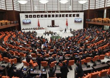 CHP ve İYİP’den başörtüsü teklifine şerh