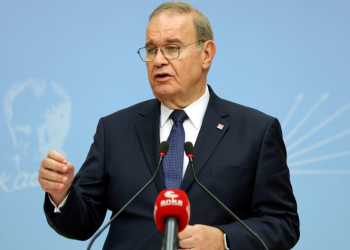 CHP'li Faik Öztrak'tan Erdoğan'a: 500 milyar dolarlık İhracat hedefinin yarısına ulaşmış şişindikçe şişiniyor