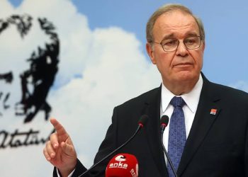 CHP'li Öztrak, bugün CHP Genel Merkezi’nde düzenlediği basın toplantısında gündeme ilişkin değerlendirmelerde bulundu.