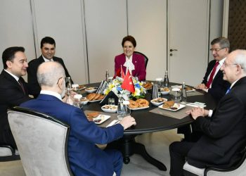 Canlı yayında art arda kulis bilgileri: 'Kılıçdaroğlu'nun açıklaması diğer beş partiye sürpriz oldu'