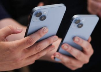 Bankacılık Düzenleme ve Denetleme Kurumu (BDDK), cep telefonu alımı amacıyla kullandırılan tüketici kredilerinde vade sınırının belirlenmesinde dikkate alınan 5 bin liralık tutarı 12 bin liraya çıkardı.